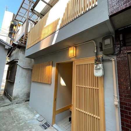 Tamatsukan 玉津館, Kansai Airport 關西空港 57 Mins, Namba 6 Mins, Nihonbashi 4 Mins, Universal Studio 37 Mins, Nara 30 Mins, Walk Jr Tsuruhashi 7 Mins, Early Check In Ósaka Exteriér fotografie